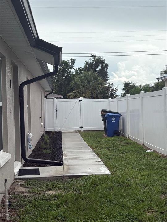 For Sale: $439,000 (4 beds, 0 baths, 1800 Square Feet)