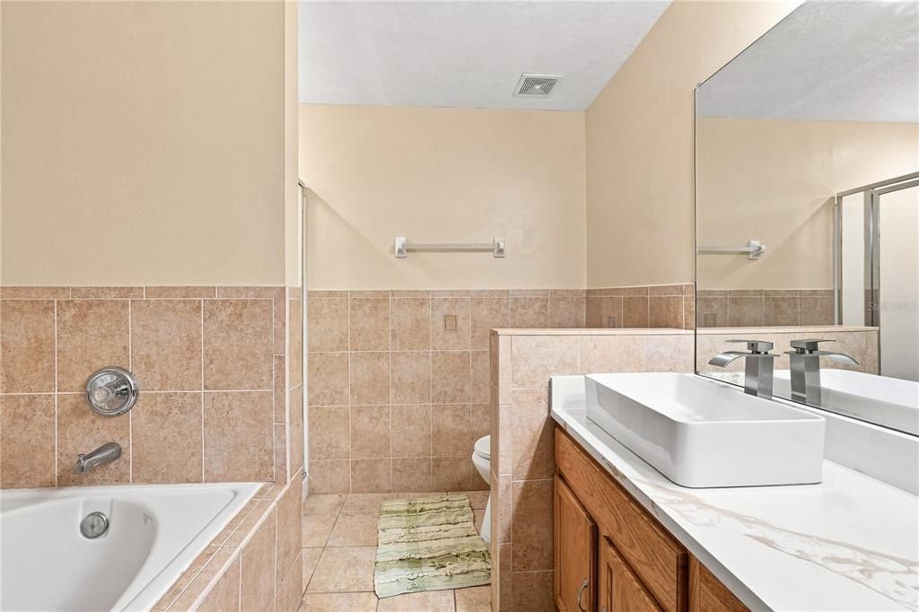 На продажу: $420,000 (4 спален, 2 ванн, 1960 Квадратных фут)