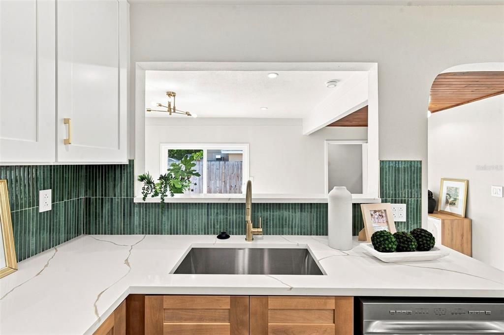 En Venta: $549,900 (3 camas, 2 baños, 1747 Pies cuadrados)