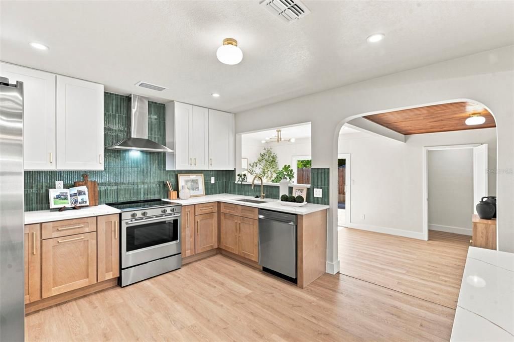 En Venta: $549,900 (3 camas, 2 baños, 1747 Pies cuadrados)