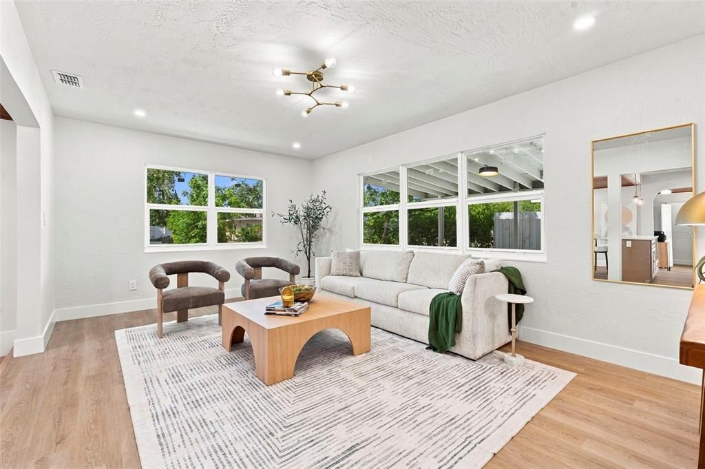 En Venta: $549,900 (3 camas, 2 baños, 1747 Pies cuadrados)