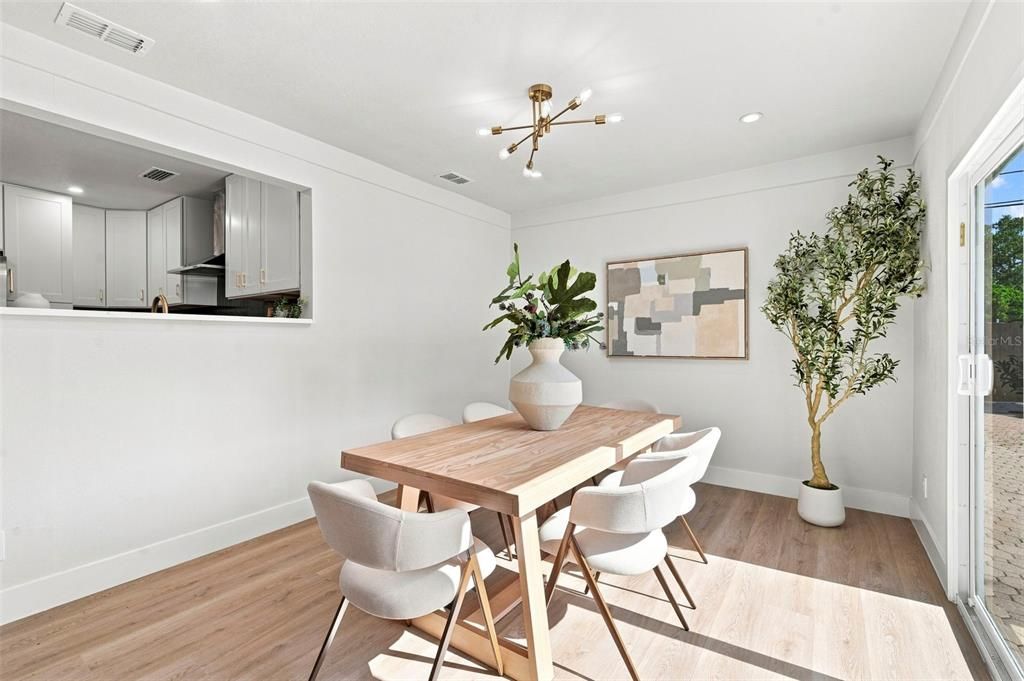 En Venta: $549,900 (3 camas, 2 baños, 1747 Pies cuadrados)