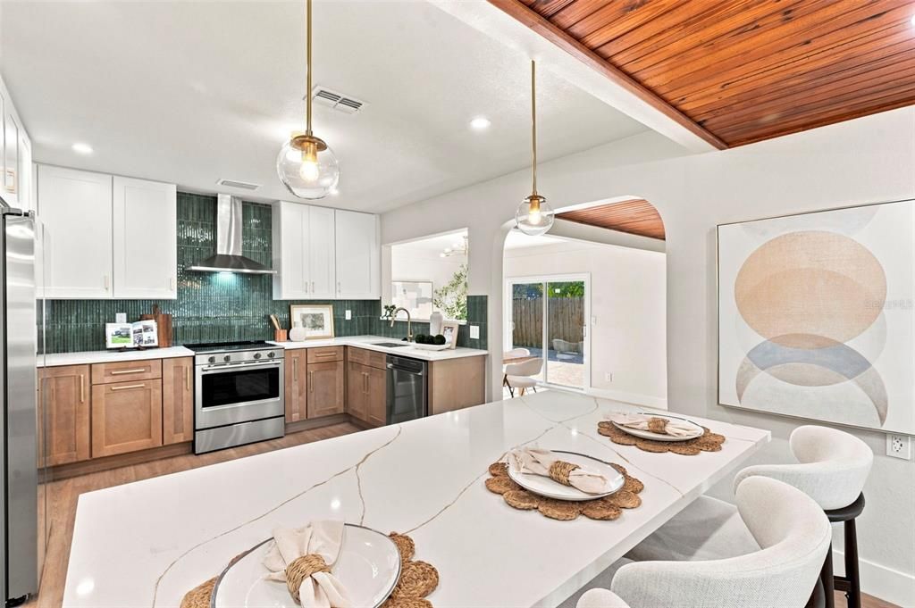 En Venta: $549,900 (3 camas, 2 baños, 1747 Pies cuadrados)