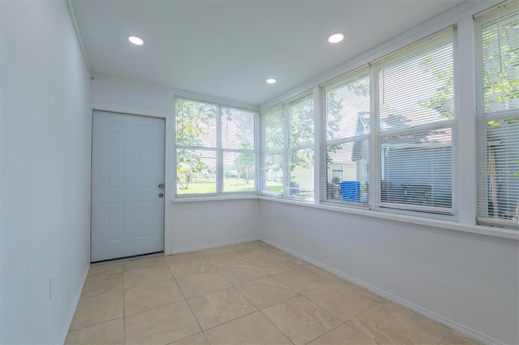 For Sale: $309,000 (3 beds, 2 baths, 1233 Square Feet)