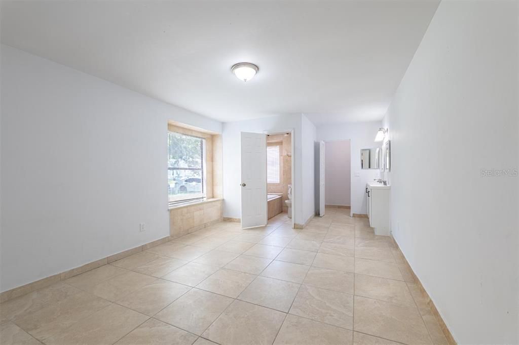 For Sale: $309,000 (3 beds, 2 baths, 1233 Square Feet)