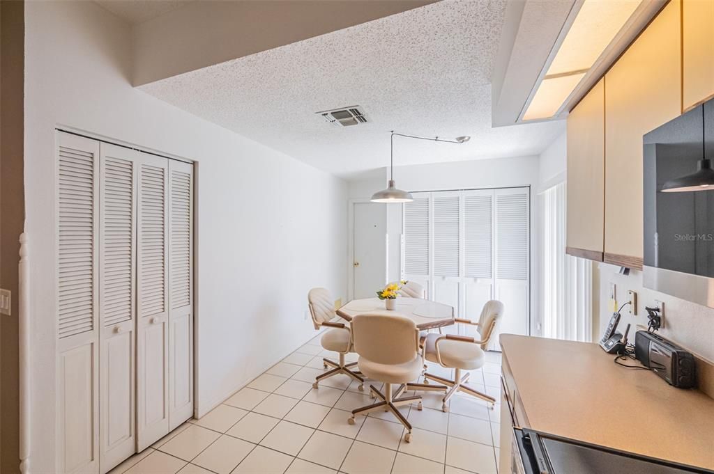 For Sale: $379,000 (2 beds, 2 baths, 1450 Square Feet)