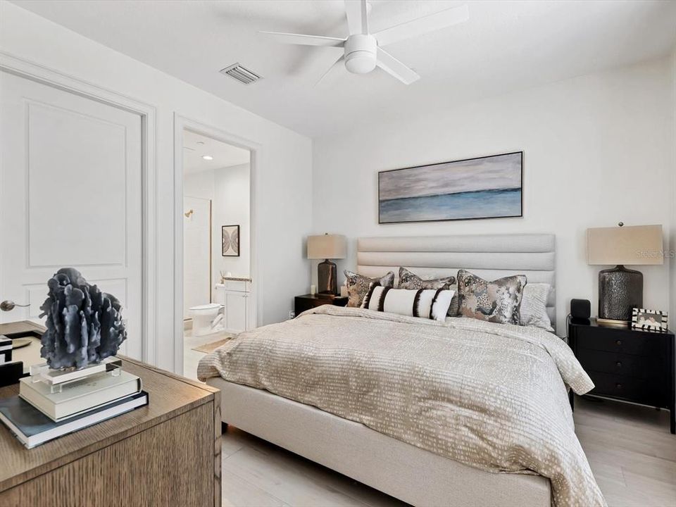For Rent: $2,395 (2 beds, 2 baths, 960 Square Feet)