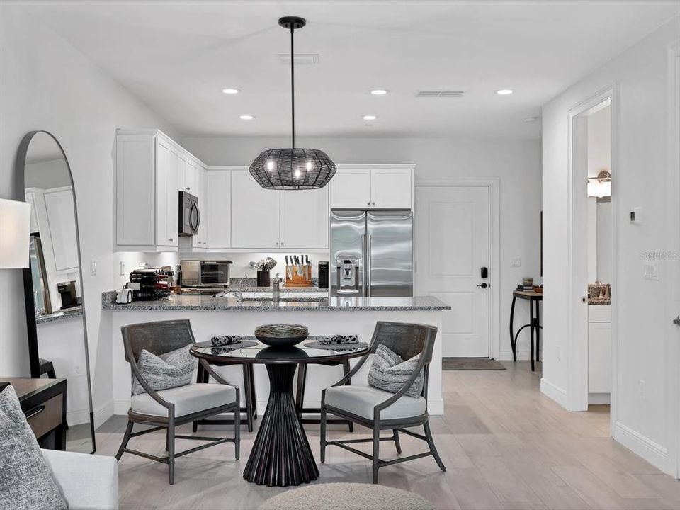For Rent: $2,395 (2 beds, 2 baths, 960 Square Feet)