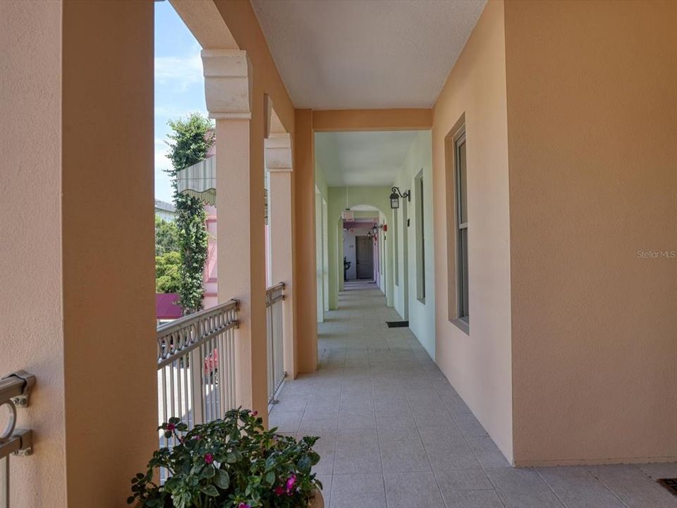 For Rent: $2,395 (2 beds, 2 baths, 960 Square Feet)