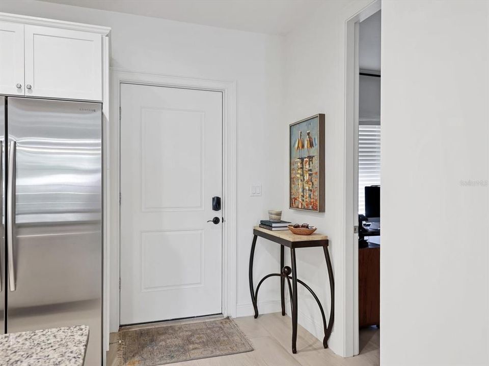For Rent: $2,395 (2 beds, 2 baths, 960 Square Feet)