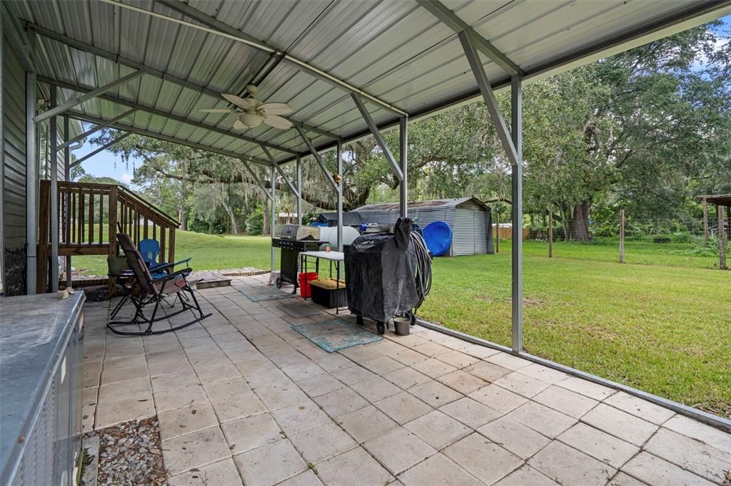 For Sale: $349,900 (3 beds, 2 baths, 1296 Square Feet)