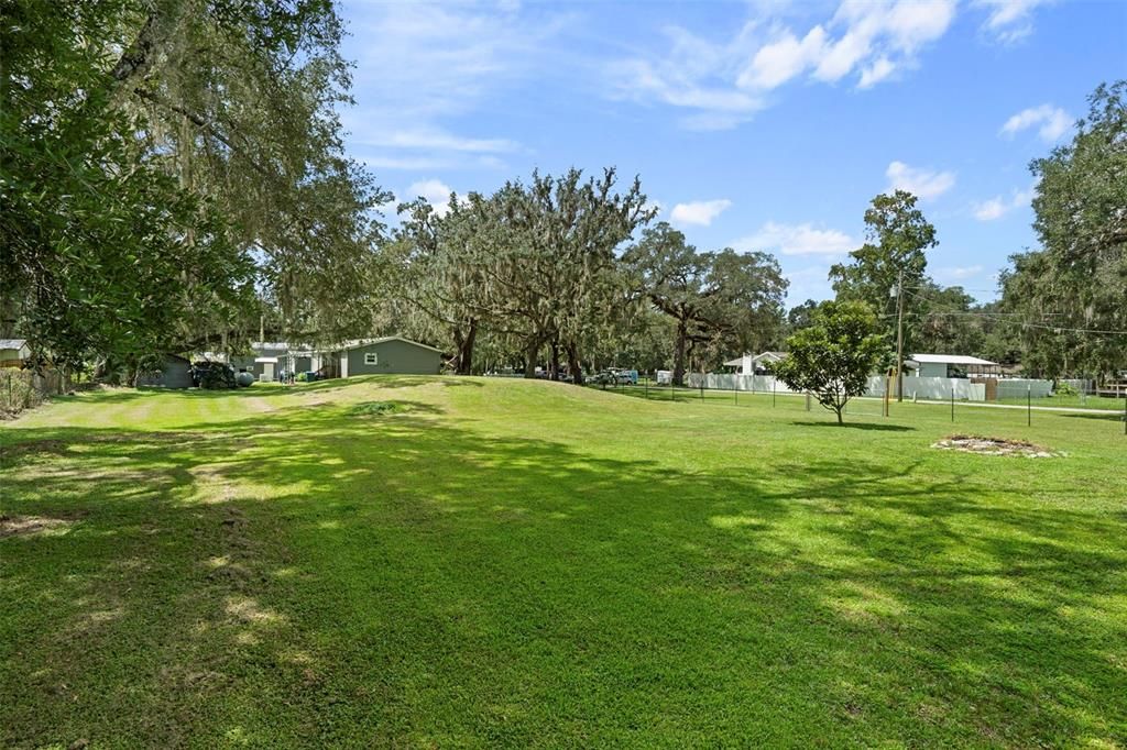 For Sale: $349,900 (3 beds, 2 baths, 1296 Square Feet)