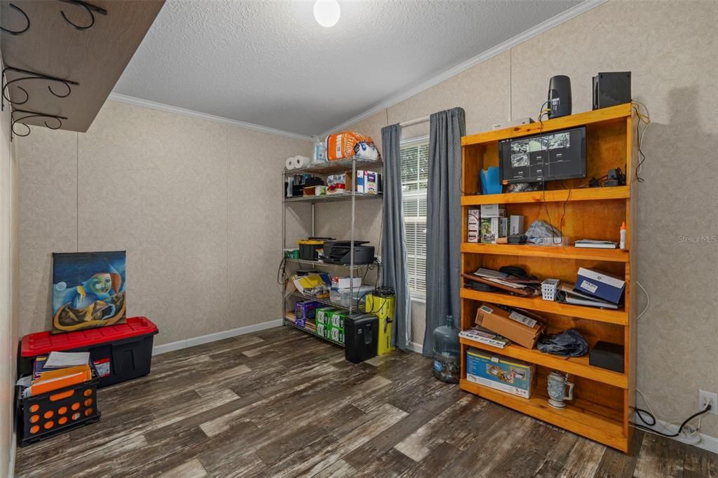 For Sale: $349,900 (3 beds, 2 baths, 1296 Square Feet)