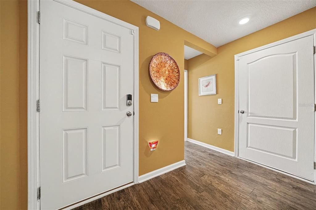 For Sale: $312,900 (3 beds, 2 baths, 1655 Square Feet)