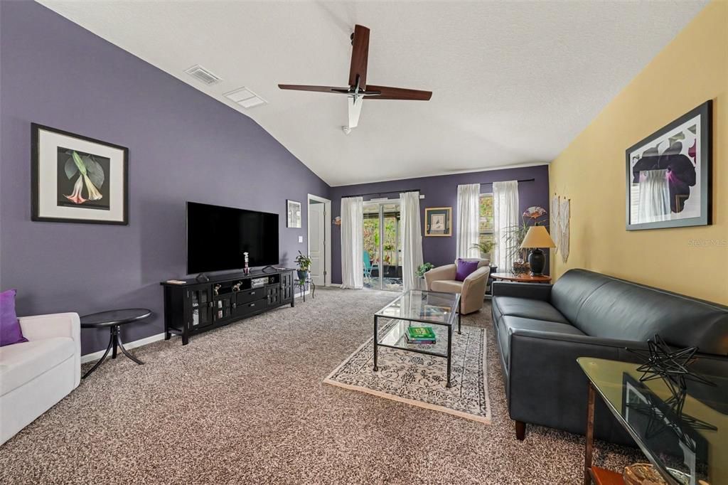 For Sale: $312,900 (3 beds, 2 baths, 1655 Square Feet)