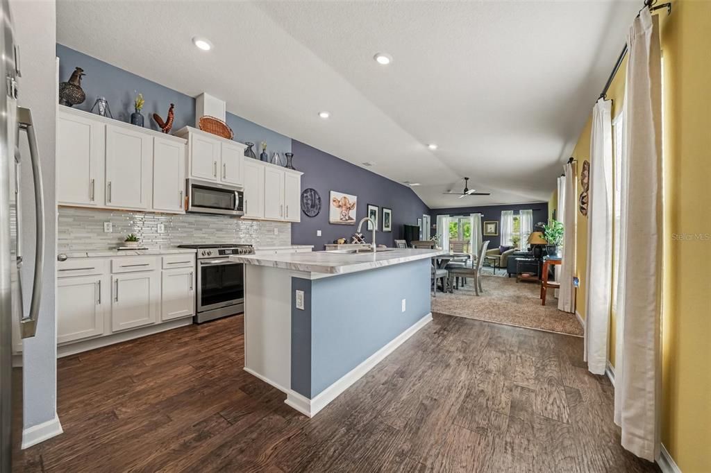 For Sale: $312,900 (3 beds, 2 baths, 1655 Square Feet)