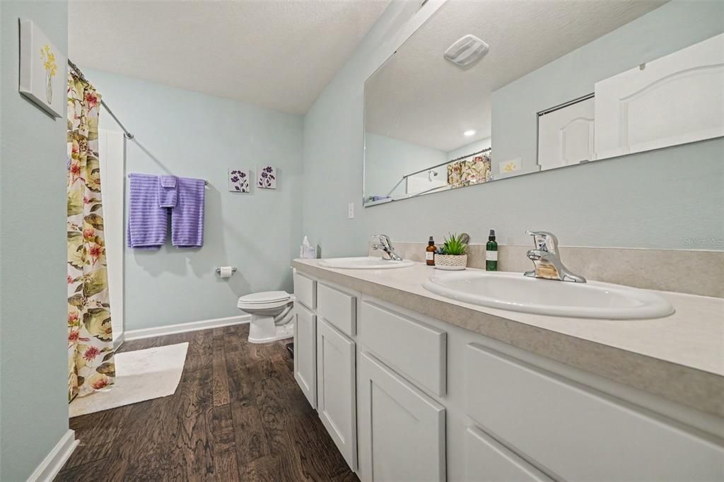 For Sale: $312,900 (3 beds, 2 baths, 1655 Square Feet)