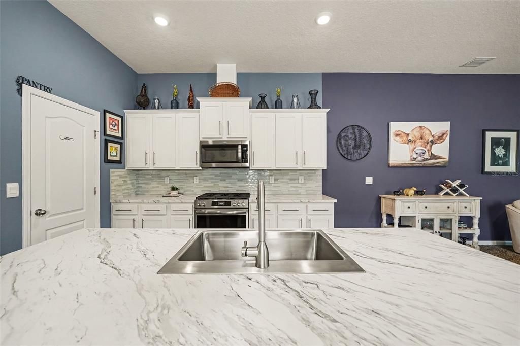 For Sale: $312,900 (3 beds, 2 baths, 1655 Square Feet)