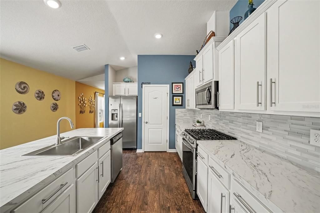 For Sale: $312,900 (3 beds, 2 baths, 1655 Square Feet)