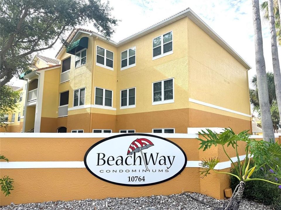 En Venta: $224,900 (2 camas, 2 baños, 925 Pies cuadrados)
