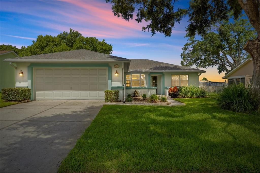 For Sale: $299,000 (3 beds, 2 baths, 1412 Square Feet)