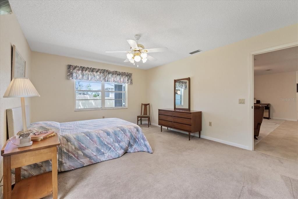 For Sale: $299,000 (3 beds, 2 baths, 1412 Square Feet)