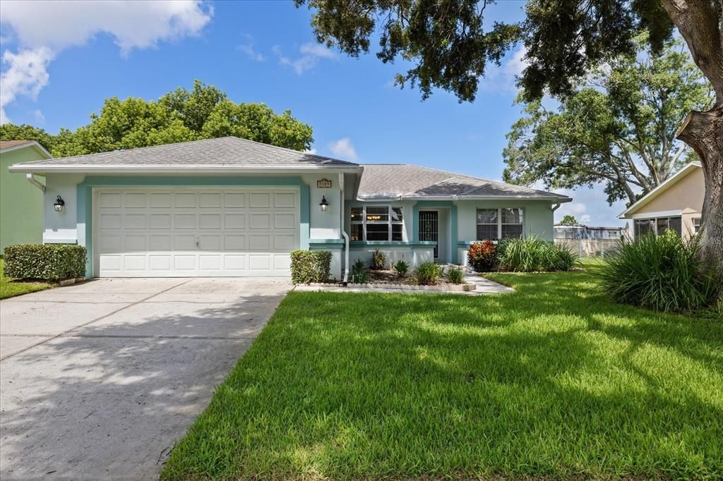 For Sale: $299,000 (3 beds, 2 baths, 1412 Square Feet)