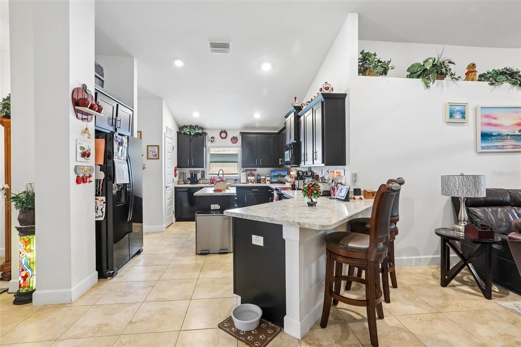 En Venta: $369,900 (4 camas, 3 baños, 2217 Pies cuadrados)