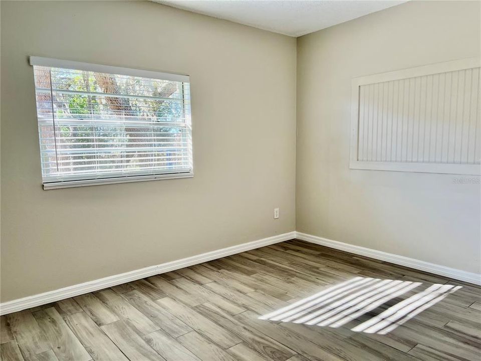 For Sale: $525,000 (4 beds, 2 baths, 1764 Square Feet)