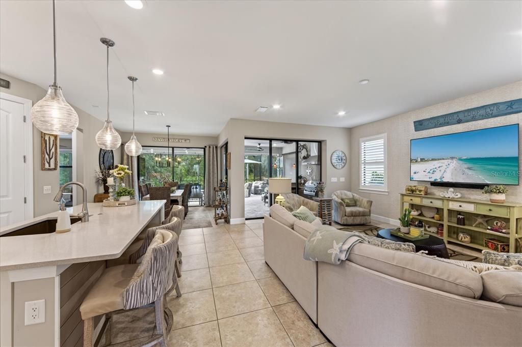 For Sale: $824,900 (2 beds, 2 baths, 1930 Square Feet)