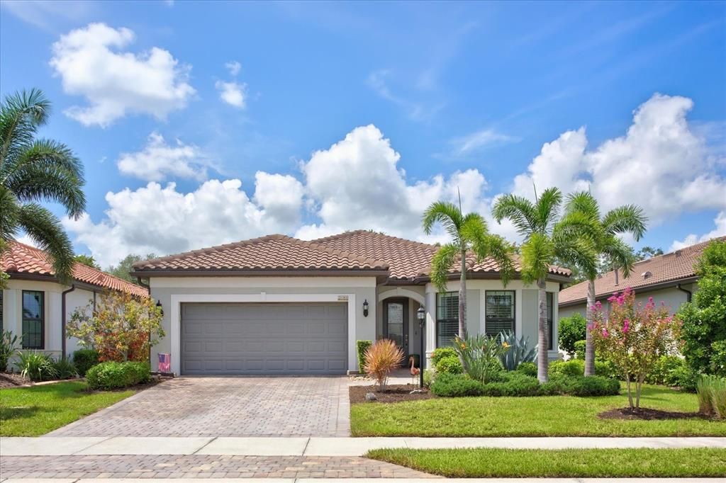 For Sale: $824,900 (2 beds, 2 baths, 1930 Square Feet)
