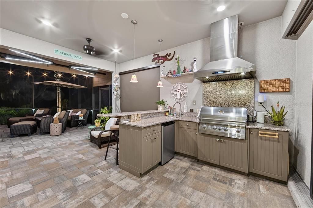For Sale: $824,900 (2 beds, 2 baths, 1930 Square Feet)