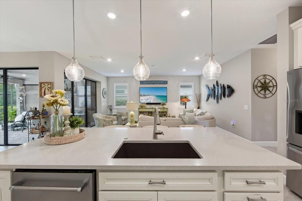 For Sale: $824,900 (2 beds, 2 baths, 1930 Square Feet)