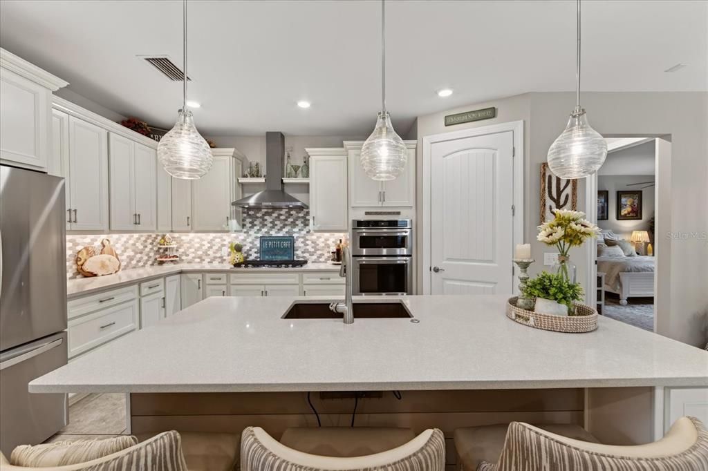 For Sale: $824,900 (2 beds, 2 baths, 1930 Square Feet)