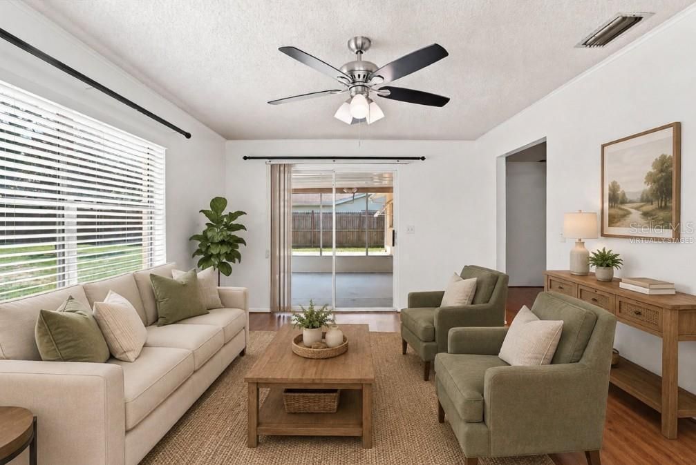 En Venta: $239,900 (3 camas, 2 baños, 1363 Pies cuadrados)