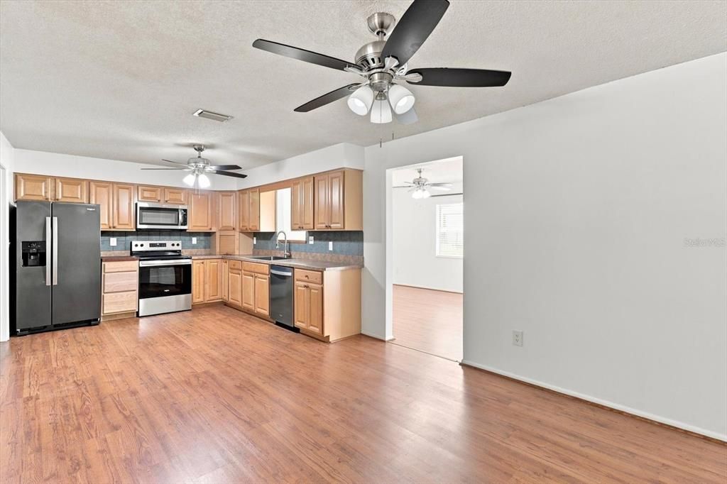 En Venta: $239,900 (3 camas, 2 baños, 1363 Pies cuadrados)