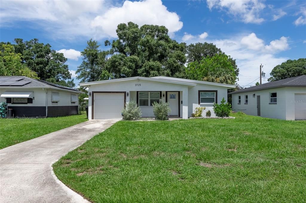 For Rent: $2,500 (2 beds, 1 baths, 1012 Square Feet)