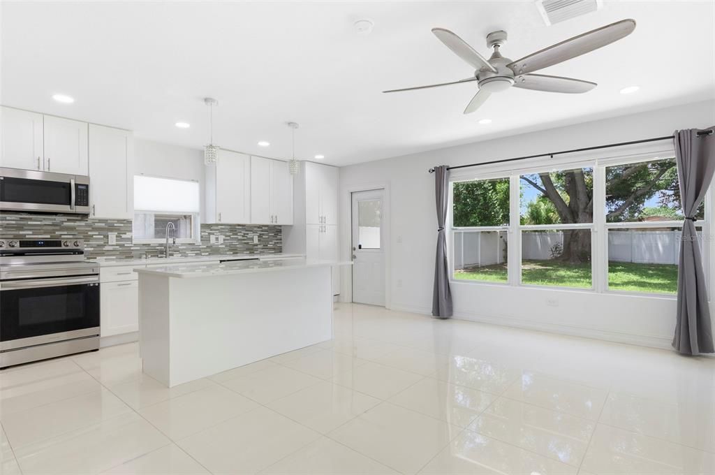 For Rent: $2,500 (2 beds, 1 baths, 1012 Square Feet)