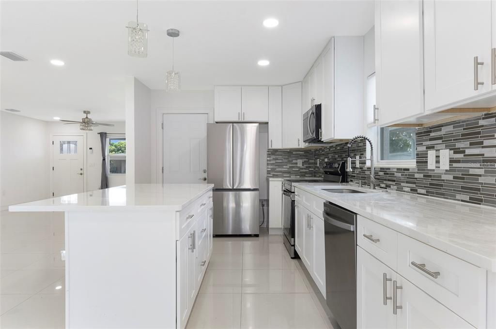 For Rent: $2,500 (2 beds, 1 baths, 1012 Square Feet)
