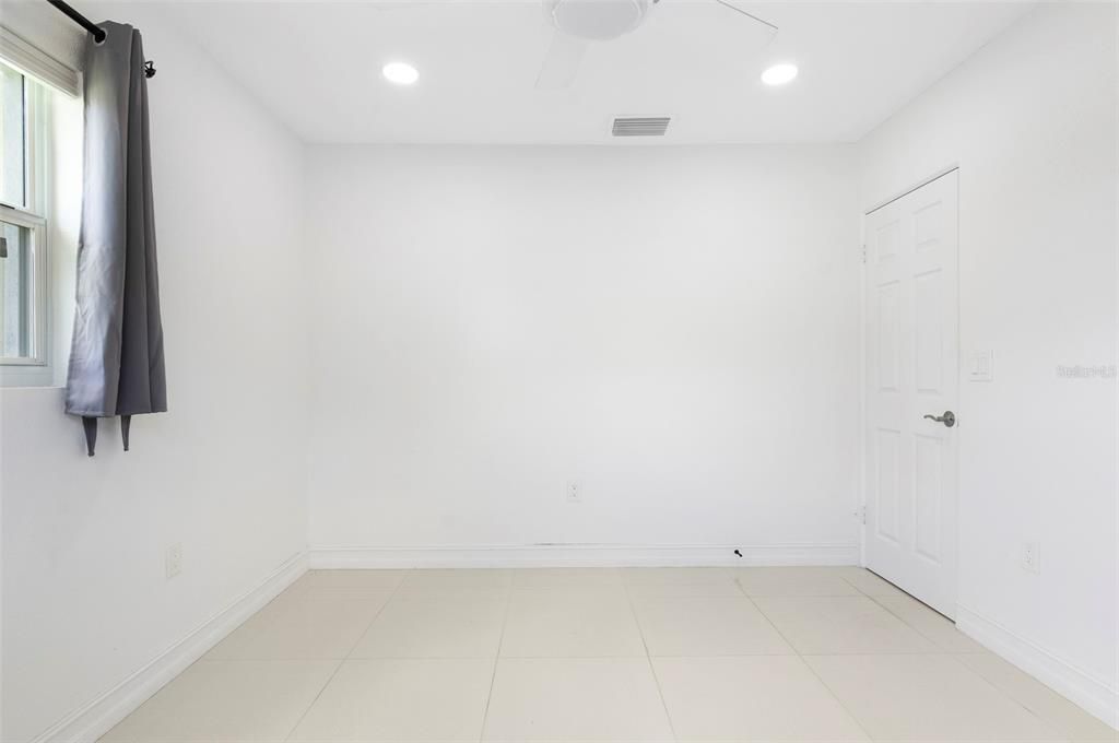 For Rent: $2,500 (2 beds, 1 baths, 1012 Square Feet)