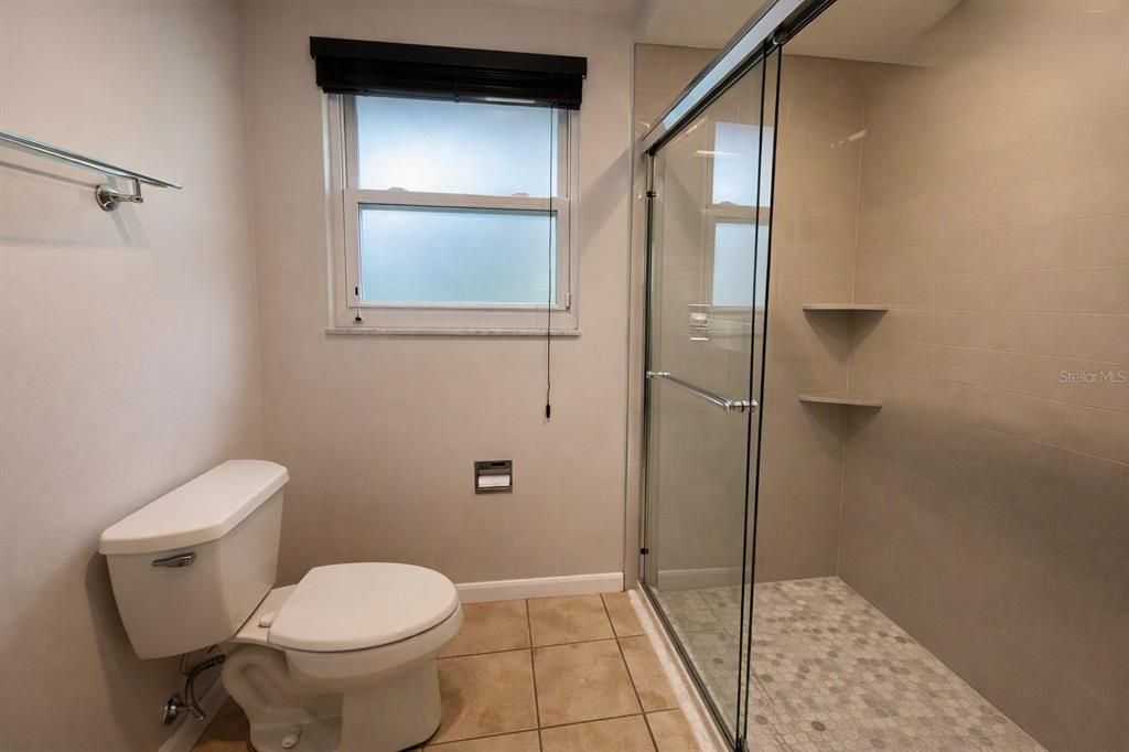 En Renta: $4,199 (3 camas, 2 baños, 2307 Pies cuadrados)