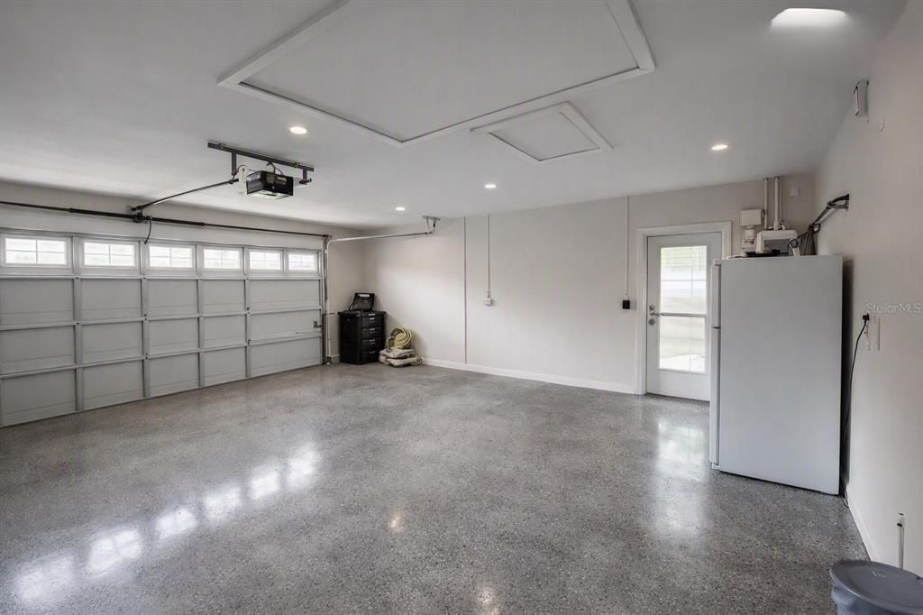For Rent: $4,199 (3 beds, 2 baths, 2307 Square Feet)