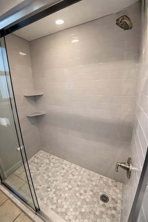 En Renta: $4,199 (3 camas, 2 baños, 2307 Pies cuadrados)