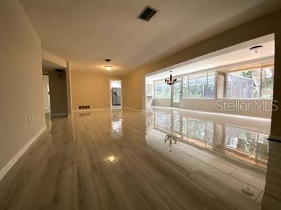 En Renta: $4,199 (3 camas, 2 baños, 2307 Pies cuadrados)