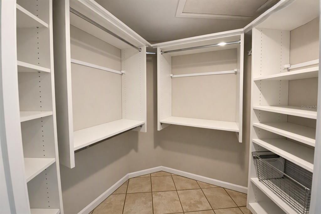 For Rent: $4,199 (3 beds, 2 baths, 2307 Square Feet)