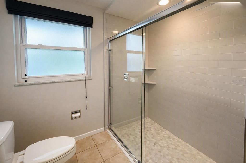 En Renta: $4,199 (3 camas, 2 baños, 2307 Pies cuadrados)