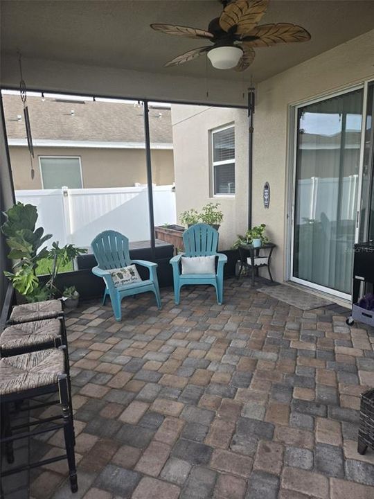 For Rent: $2,550 (4 beds, 2 baths, 2082 Square Feet)