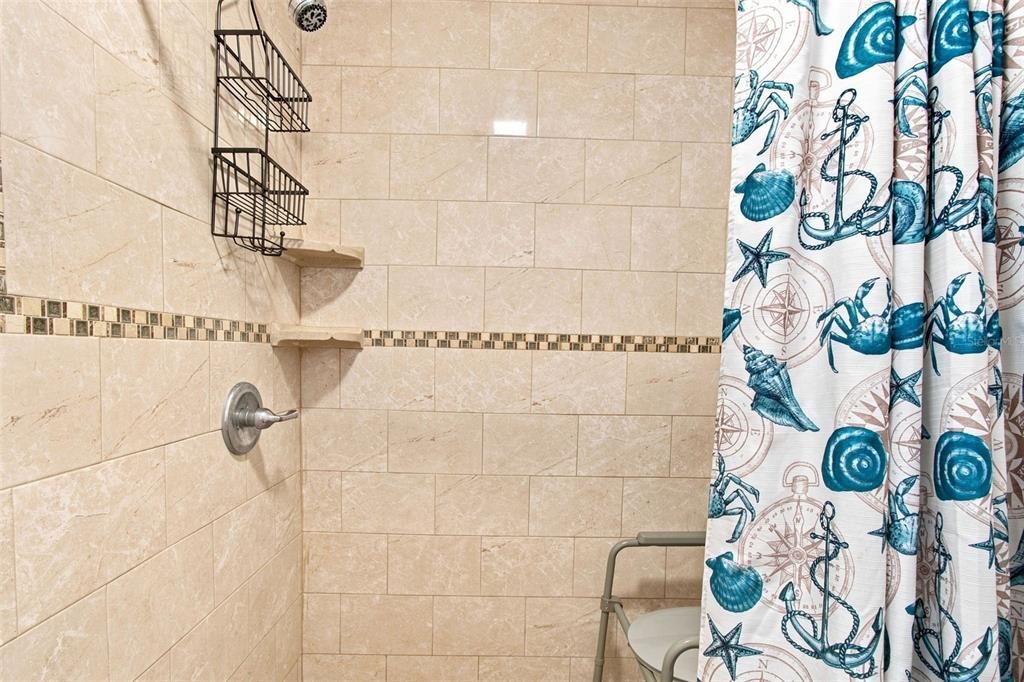 For Sale: $499,900 (6 beds, 4 baths, 2190 Square Feet)