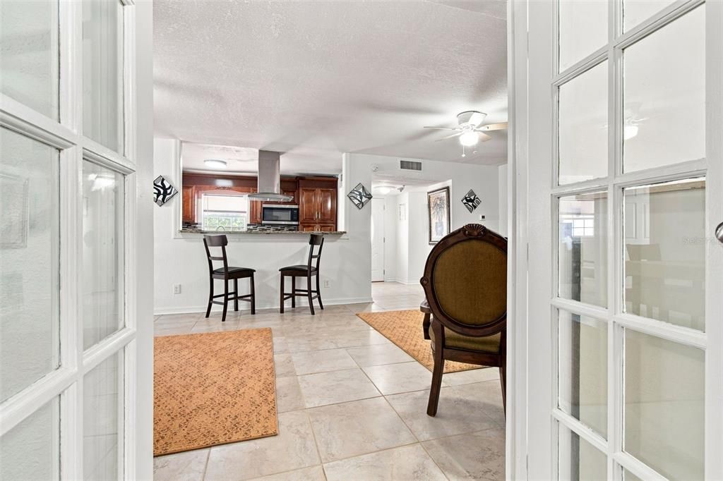 For Sale: $499,900 (6 beds, 4 baths, 2190 Square Feet)