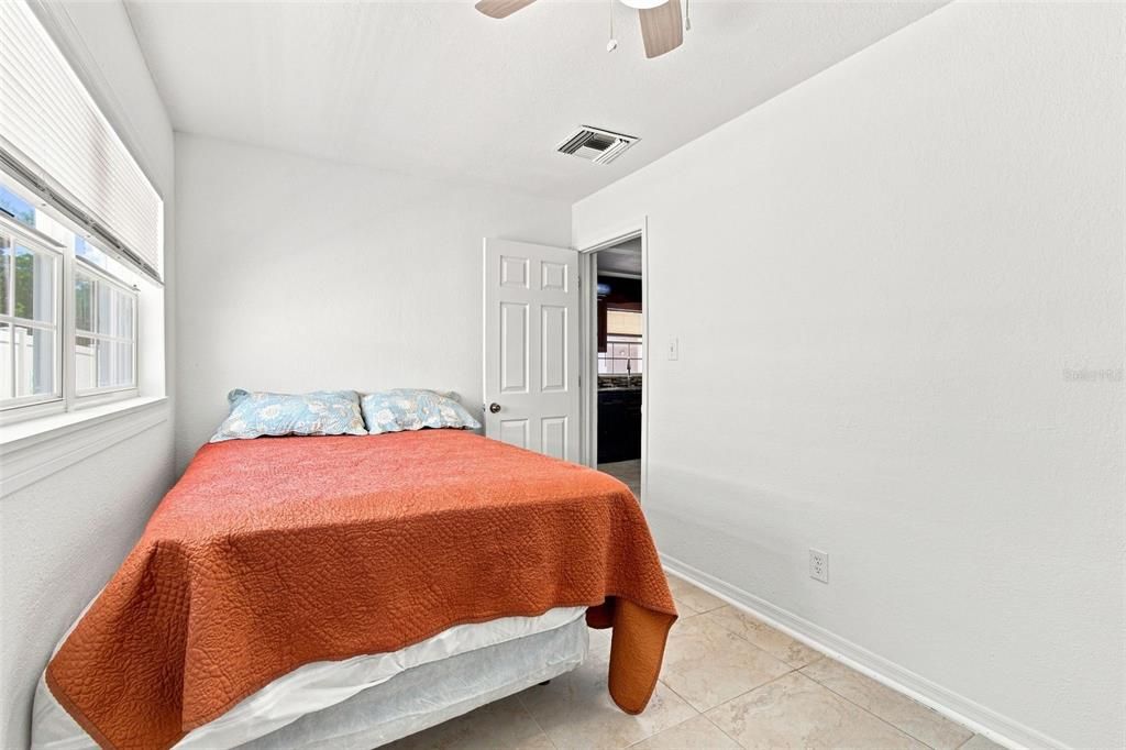 For Sale: $499,900 (6 beds, 4 baths, 2190 Square Feet)
